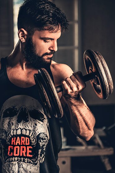 O perfil do influenciador : Influenciador fitness malhando