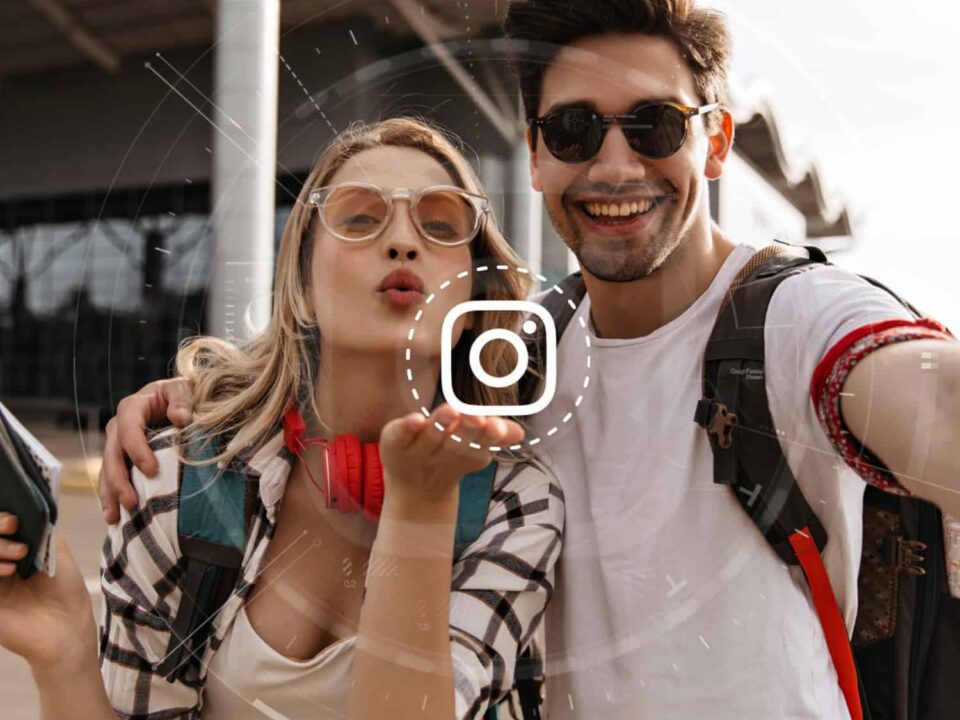 Instagram: Métricas e Indicadores dos Stories com um casal fazendo selfie para câmera