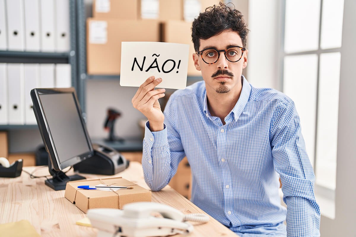 Desafie a resist&ecirc;ncia &agrave; mudan&ccedil;a e crie um ambiente de colabora&ccedil;&atilde;o, mostrando que a evolu&ccedil;&atilde;o &eacute; uma oportunidade, n&atilde;o um obst&aacute;culo. Fonte: @Freepik